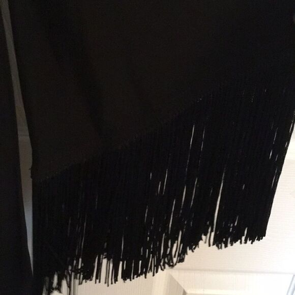 Black dress with fringe hem and sleeves - Picture 2 of 5
